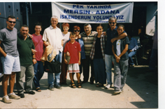 Mutallip med sin tyrkiske familie. 2002. Foto: Privateje